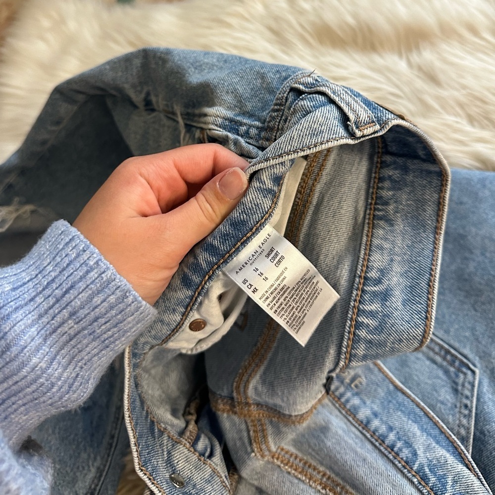 AMERICAN EAGLE Super High Rise
Baggy Straight Jean In Medium
Indigo - Picture 5 of 7